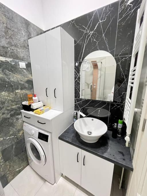 Apartament In Centrul Istoric Nagyvárad Kültér fotó
